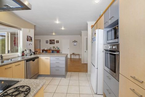 Photo of property in 81 Summerland Drive, Henderson, Auckland, 0612