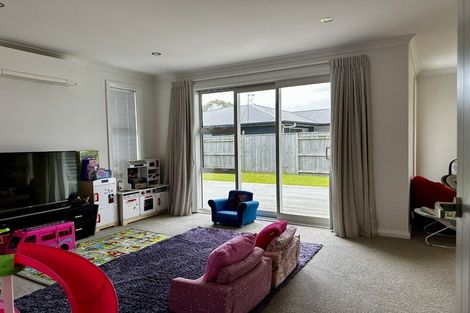 Photo of property in 89 Johnstone Drive, Fitzherbert, Palmerston North, 4410