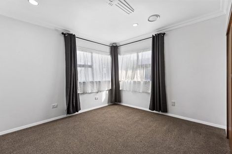 Photo of property in 84 Glover Road, Hawera, 4610