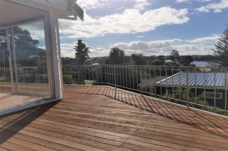 Photo of property in 1/45 Rothesay Bay Road, Rothesay Bay, Auckland, 0630