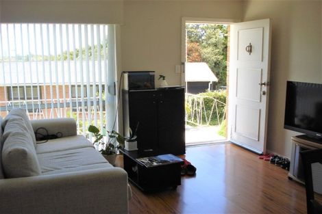 Photo of property in 1/7 Moore Street, Hillcrest, Auckland, 0627