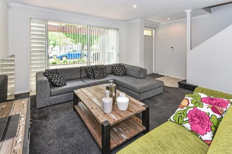 Photo of property in 11 Hakawai Avenue, Takanini, 2112