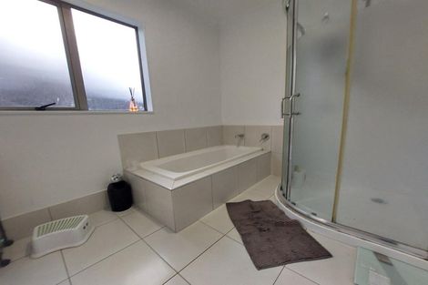 Photo of property in 20a Dolbear Street, Titirangi, Auckland, 0604