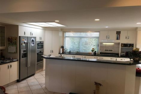 Photo of property in 32 Whitby Crescent, Mairangi Bay, Auckland, 0630