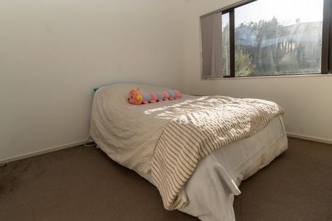 Photo of property in 8 San Casello Rise, Henderson, Auckland, 0612