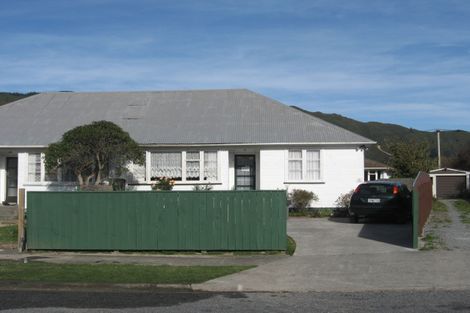Photo of property in 6 Harris Street, Naenae, Lower Hutt, 5011