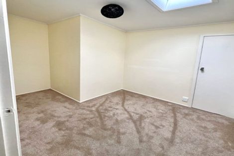 Photo of property in 575 East Coast Road, Browns Bay, Auckland, 0630