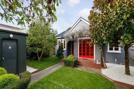 Photo of property in 21 Phoenix Avenue, Hokowhitu, Palmerston North, 4410