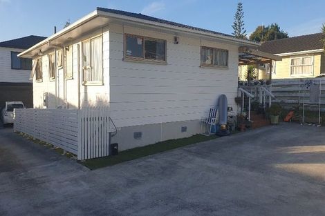 Photo of property in 13a Waari Avenue, Sunnyvale, Auckland, 0612