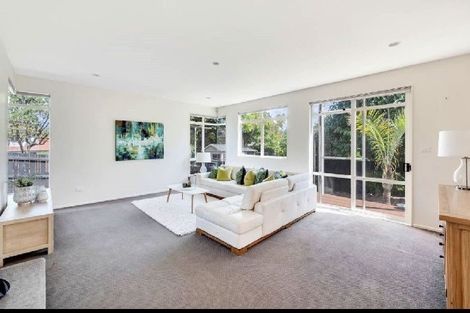 Photo of property in 2/41 Selwyn Crescent, Forrest Hill, Auckland, 0620