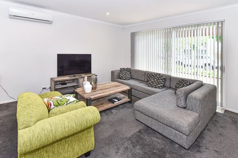 Photo of property in 11 Hakawai Avenue, Takanini, 2112