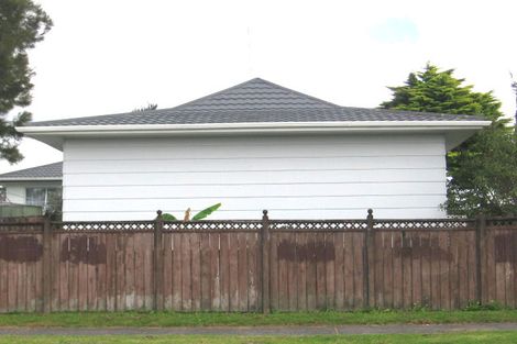 Photo of property in 1/163 Bruce Mclaren Road, Henderson, Auckland, 0612