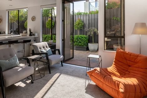 Photo of property in 1/12 Craig Road, Milford, Auckland, 0620