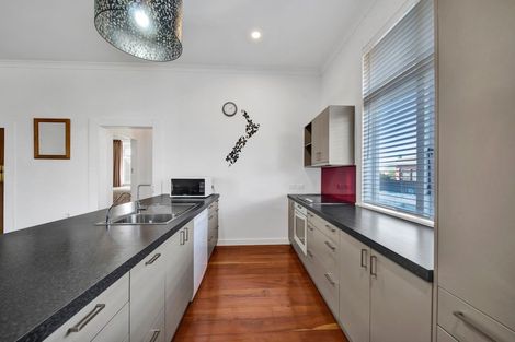 Photo of property in 21 Maire Street, Hawera, 4610