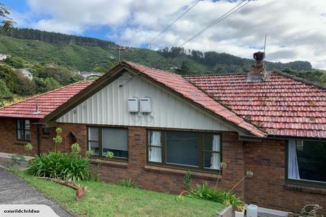 Photo of property in 4 Woodstock Terrace, Tawa, Wellington, 5028