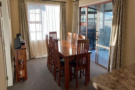 Photo of property in 19 Wallace Place, Hokowhitu, Palmerston North, 4410