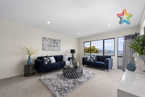 Photo of property in 72 Dowse Drive, Maungaraki, Lower Hutt, 5010