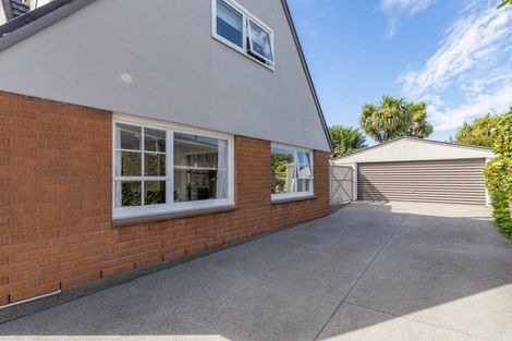 Photo of property in 32 Hillcrest Place, Avonhead, Christchurch, 8042