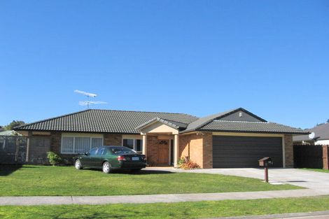 Photo of property in 63 Carisbrook Crescent, Papakura, 2110
