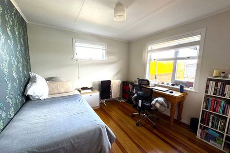 Photo of property in 26 Peters Avenue, Cloverlea, Palmerston North, 4412