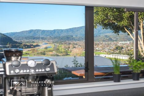 Photo of property in 22 James Nairn Grove, Riverstone Terraces, Upper Hutt, 5018