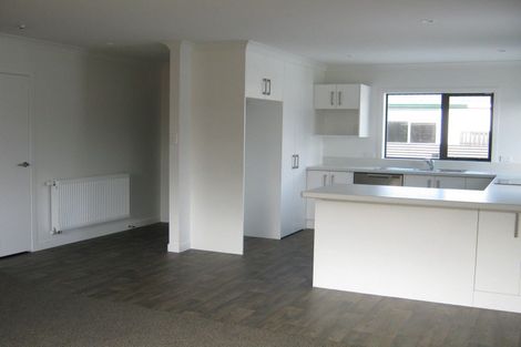 Photo of property in 702 Pioneer Highway, Takaro, Palmerston North, 4412