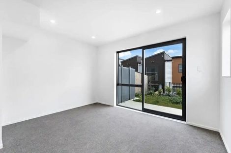 Photo of property in 250a Great North Road, Henderson, Auckland, 0612