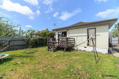 Photo of property in 2/190 Te Irirangi Drive, Flat Bush, Auckland, 2019