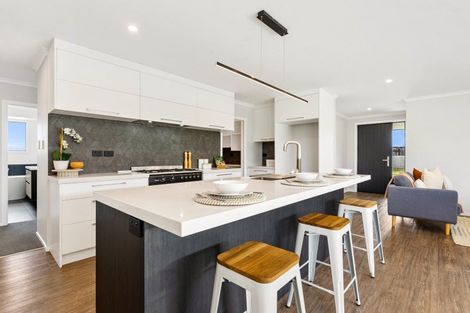 Photo of property in 28 Saint Michael Crescent, One Tree Point, 0118