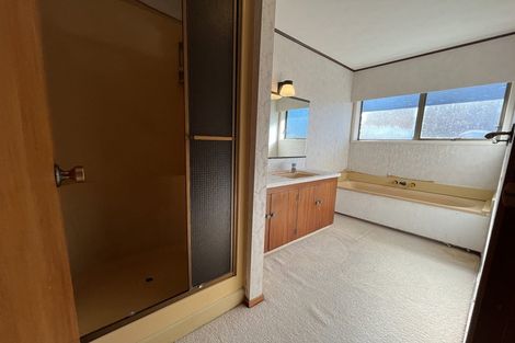 Photo of property in 125 Redoubt Road, Goodwood Heights, Auckland, 2105