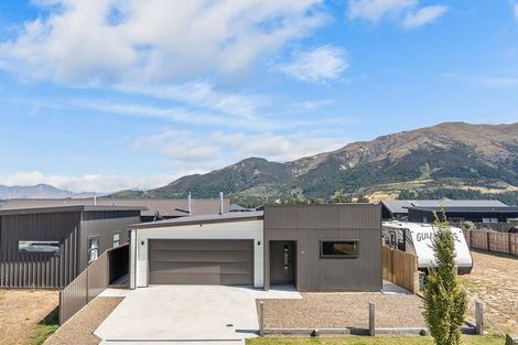 Photo of property in 28 Dunn Street, Lake Hawea, 9382