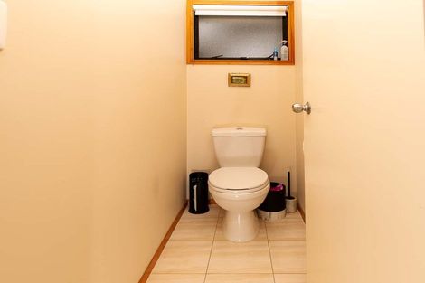 Photo of property in 33a Island Bay Road, Beach Haven, Auckland, 0626