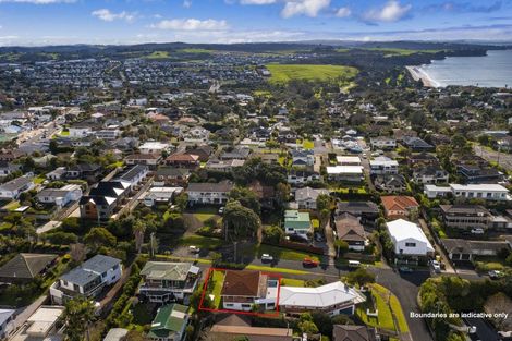 Photo of property in 1/10 Tipau Street, Torbay, Auckland, 0630