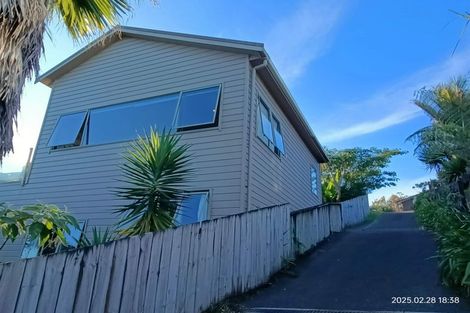 Photo of property in 2/274 Glamorgan Drive, Northcross, Auckland, 0630