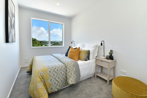 Photo of property in 299 Whangaparaoa Road, Red Beach, 0932