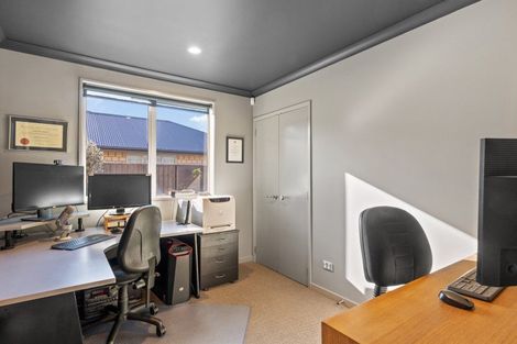 Photo of property in 17 Westpark Drive, Burnside, Christchurch, 8053