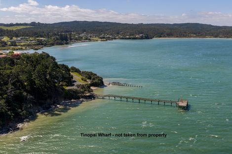 Photo of property in 28 Mariner Cove Road, Tinopai, 0593