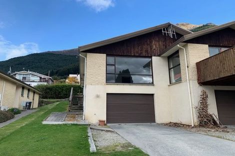 Photo of property in 18a Wynyard Crescent, Fernhill, Queenstown, 9300