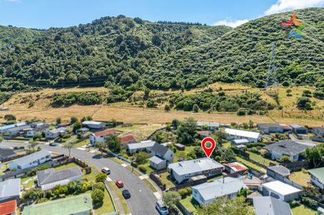 Photo of property in 69b Hartford Crescent, Totara Park, Upper Hutt, 5018
