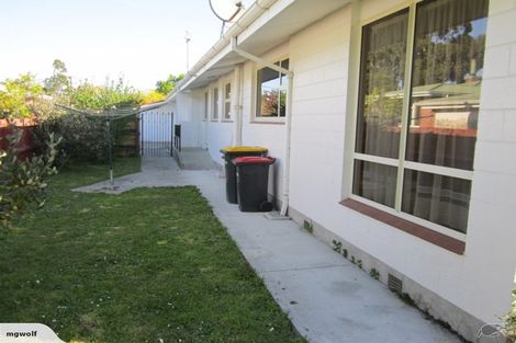 Photo of property in 2/5 Milnebank Street, Upper Riccarton, Christchurch, 8041