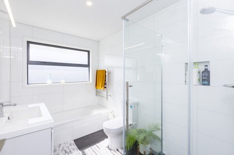 Photo of property in 4a Golders Road, Elderslea, Upper Hutt, 5018