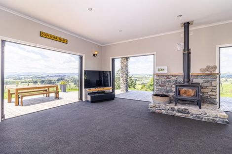 Photo of property in 165 Ridge Road, Pahiatua, 4983
