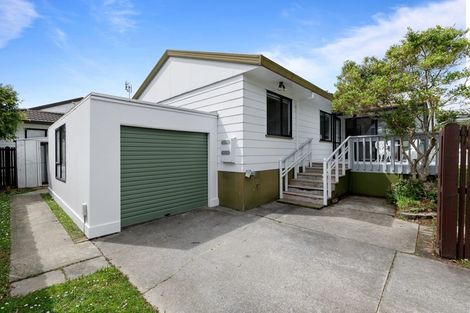 Photo of property in 1/41 Barbados Drive, Unsworth Heights, Auckland, 0632