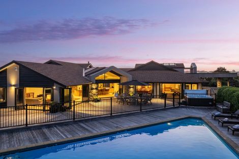 Photo of property in 115 Grand Drive, Orewa, 0931