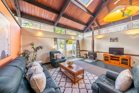 Photo of property in 57 Oroua Street, Eastbourne, Lower Hutt, 5013