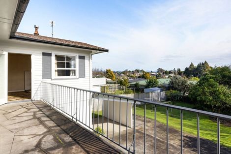 Photo of property in 52 Forest Lake Road, Forest Lake, Hamilton, 3200