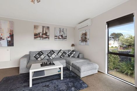 Photo of property in 1/18 Edwin Freeman Place, Ranui, Auckland, 0612