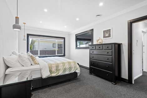 Photo of property in 73 Kawiu Road, Levin, 5510