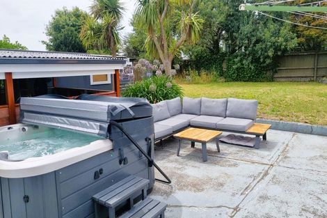 Photo of property in 37 Cuffs Road, Wainoni, Christchurch, 8061