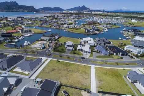 Photo of property in 16 Waitemata Drive, One Tree Point, 0118